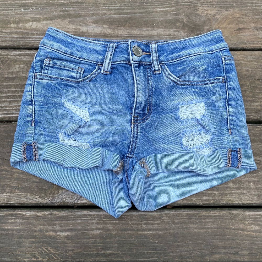 SO Denim Jean Shorts Distressed Light Wash Rolled Hem Size 1/25